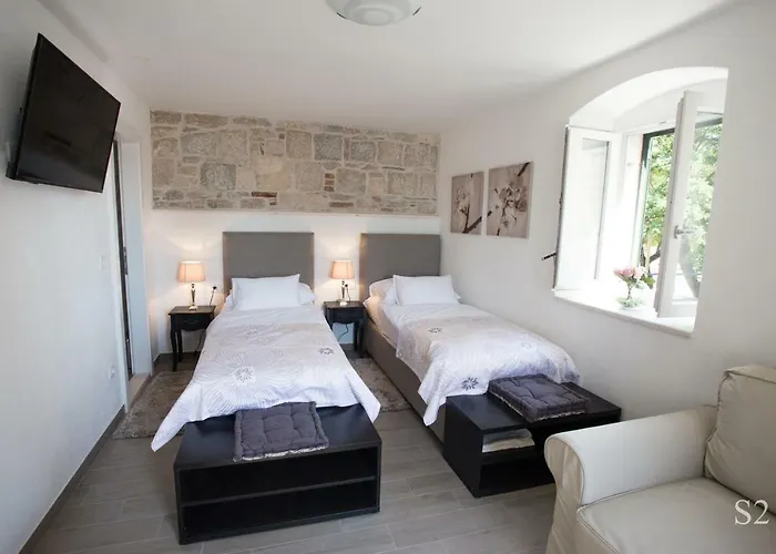 Morus Alba Apartmán